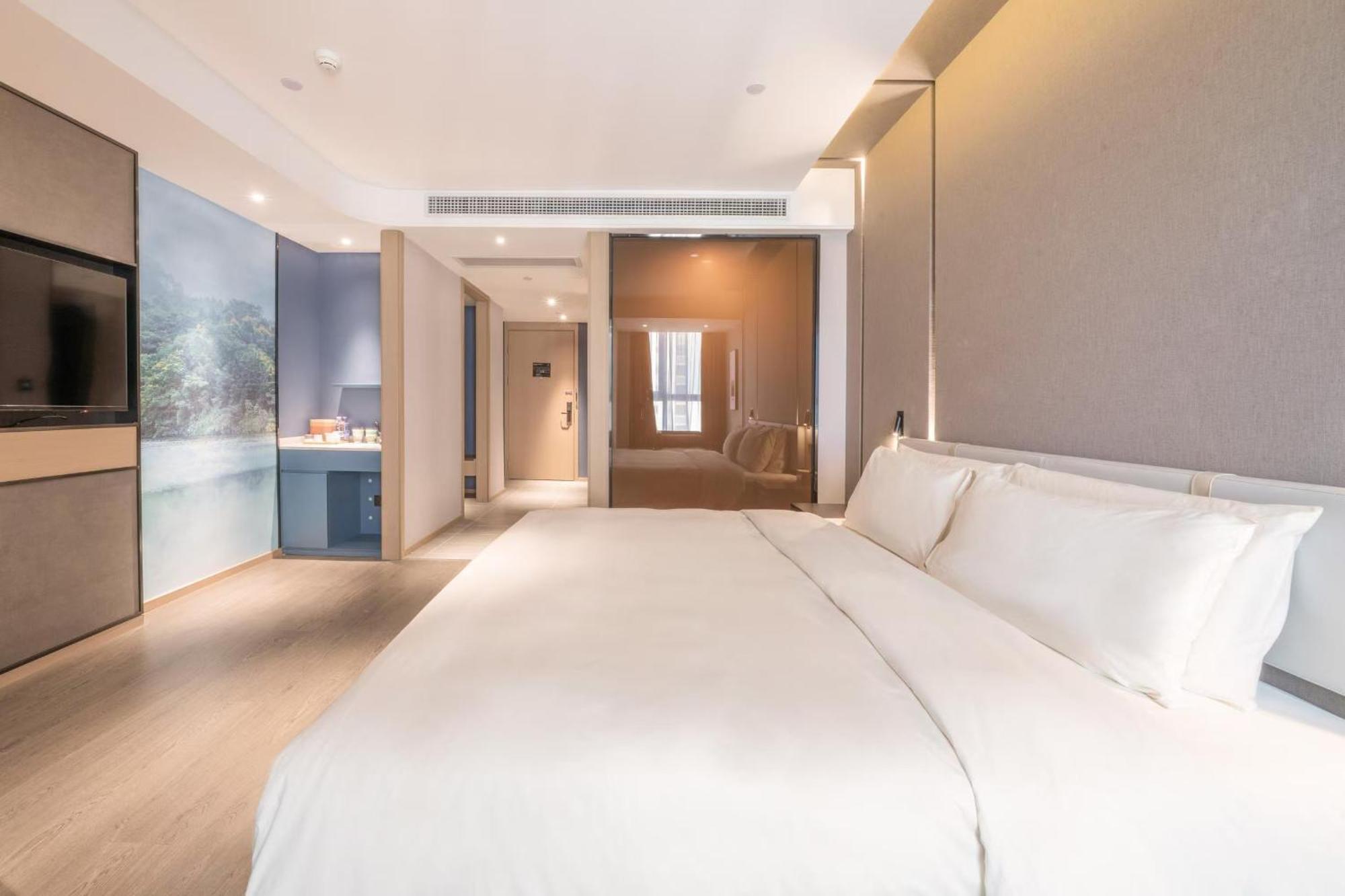 Atour Hotel Luzhou Bubugao New World Exterior photo