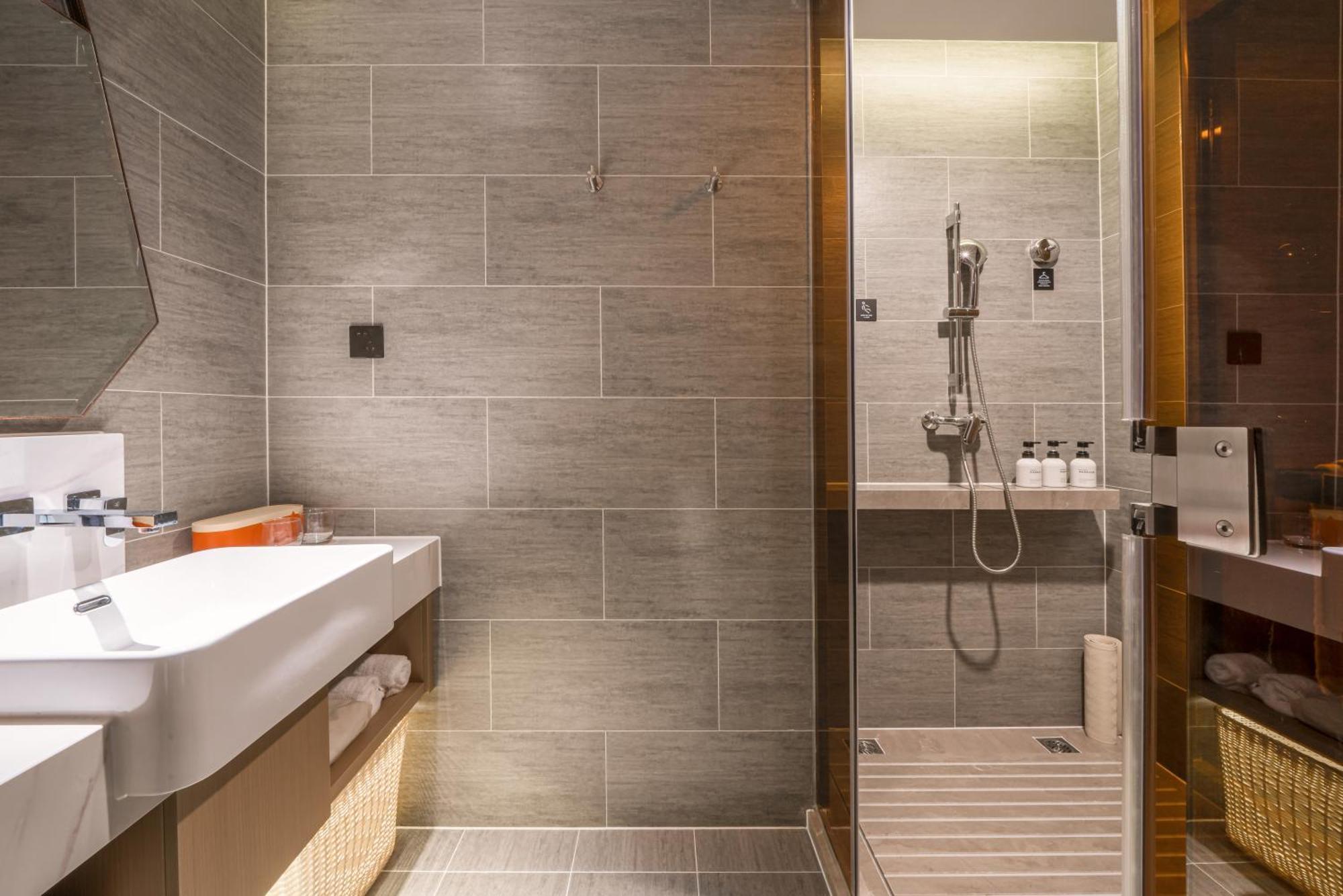 Atour Hotel Luzhou Bubugao New World Exterior photo