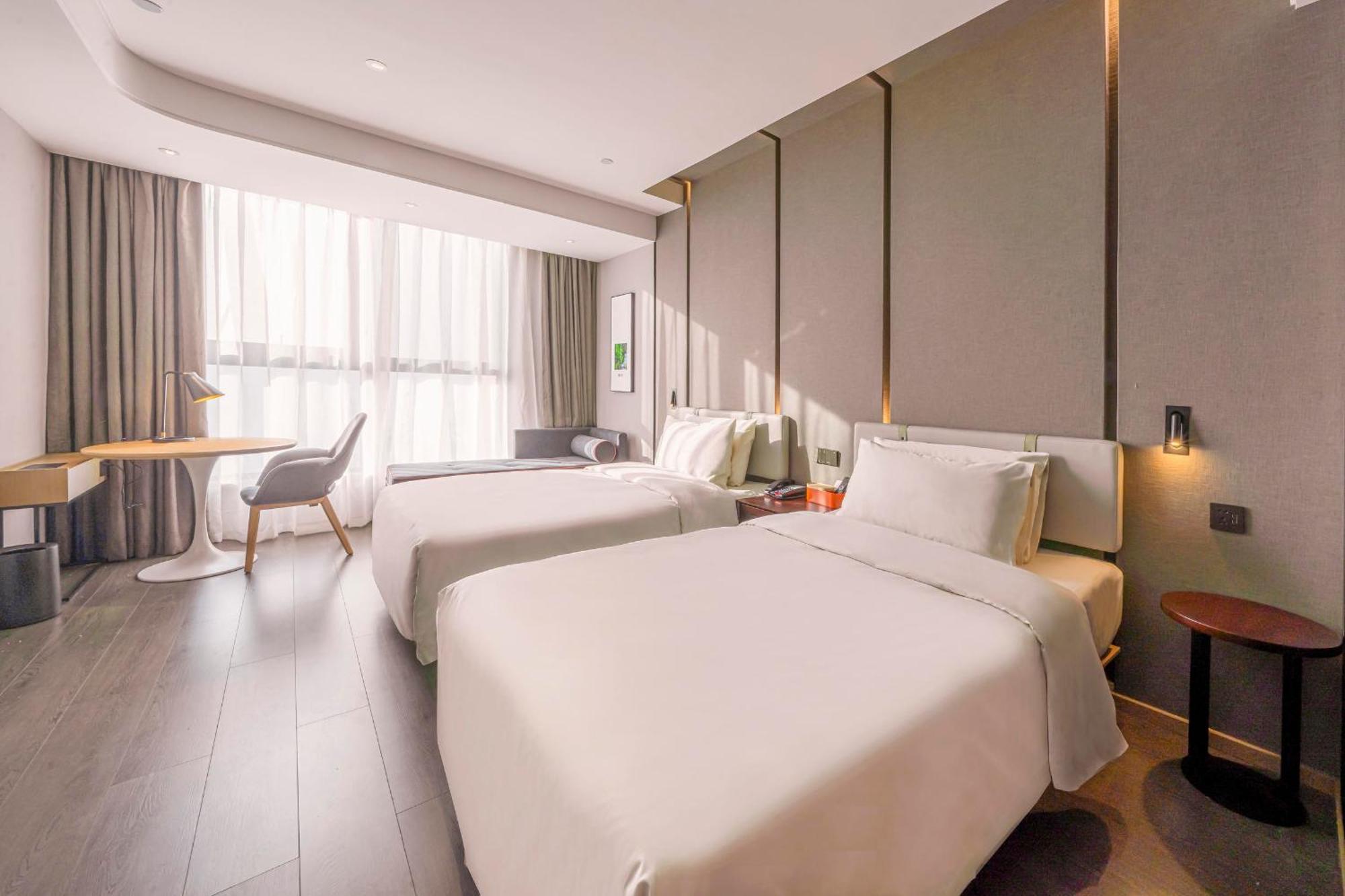 Atour Hotel Luzhou Bubugao New World Exterior photo