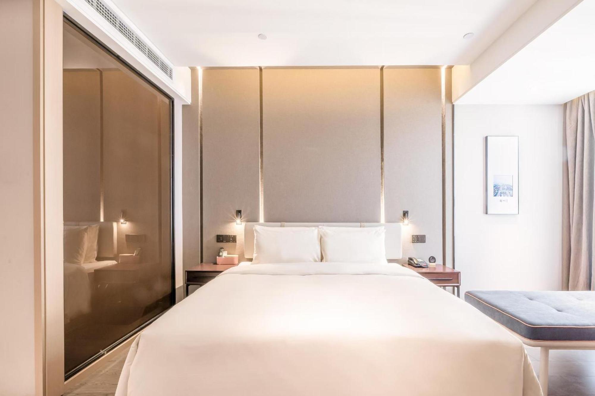 Atour Hotel Luzhou Bubugao New World Exterior photo